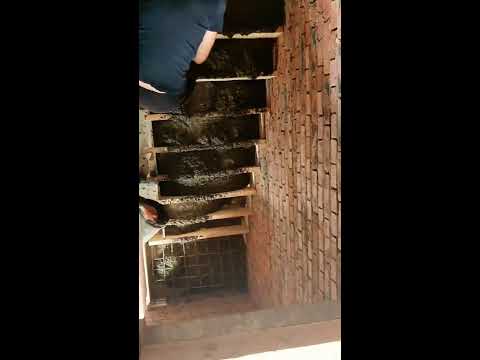 процесс заливки бетонной лестницы
