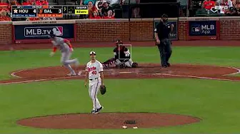 Yainer Diaz's 16th home run of the season ties the game thumbnail