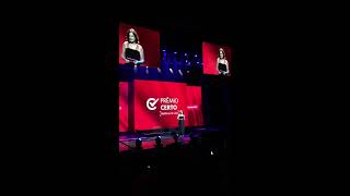 Nicette Bruno recita poema em evento