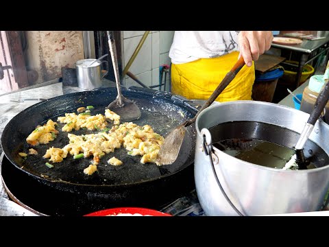 Видео: Сингапур дахь Tiong Bahru Market Hawker төвд хооллох