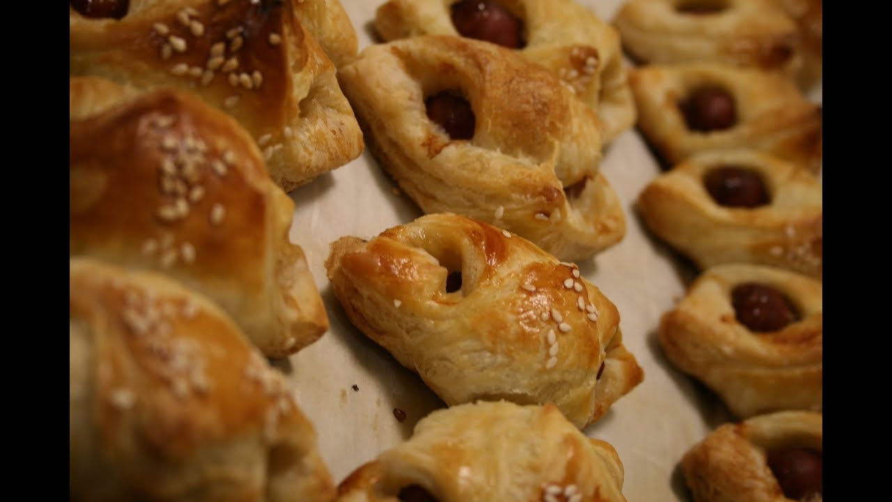 How To Make Pigs in a Blanket(Sausage Rolls) Food Cravings / Mini Hot Dogs Best DIY Recipes