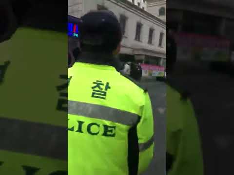 #<strong>혁명21</strong> #국민의힘 당사앞 시위 눈발이 점점 거세어집니다 #황장수 대표님 꼭 사과 받아내주십시요 파이팅!!#shorts