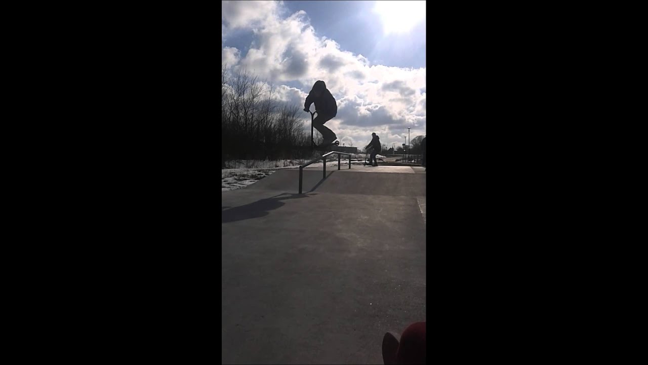 Tom Luca Holubowski BS lip slide