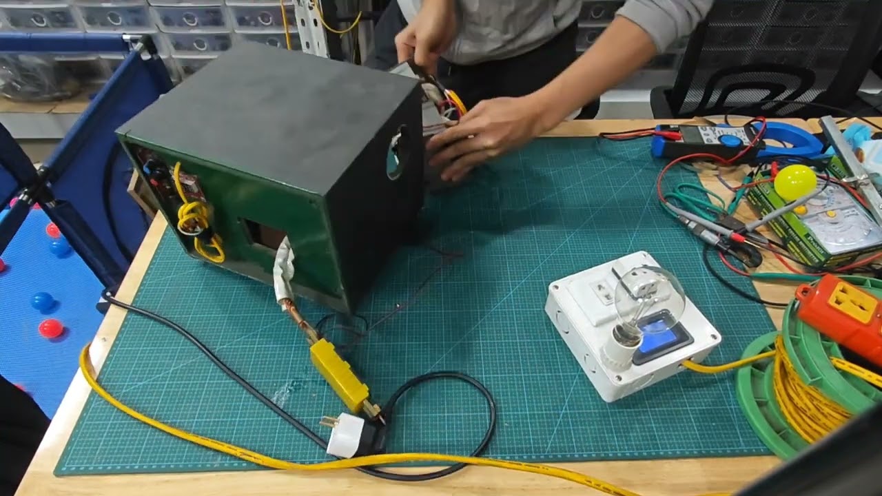 Chế máy hàn cell pin từ 2 biến áp lò vi sóng. Thành công 100%.