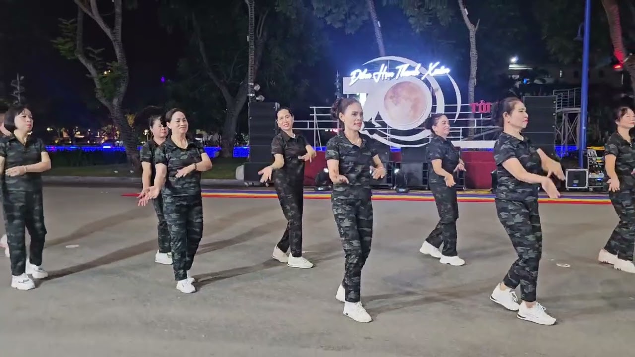 Cô Gái Mở Đường -Đội DV- Tổ DP số 2 Phường Thành Đông