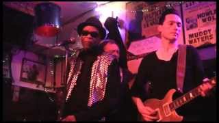 Video voorbeeld van "Jimmy Thomas singing Built for Comfort at Nothing But the Blues on 8th May 2014"