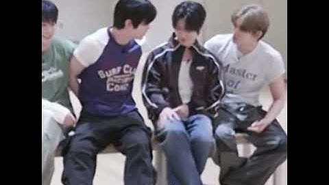 😏😏#txt #yeongyu #beomjun #soogyu #beombin #yeonjun #beomgyu #soobin #tomorrow_x_together #txtmoa#moa