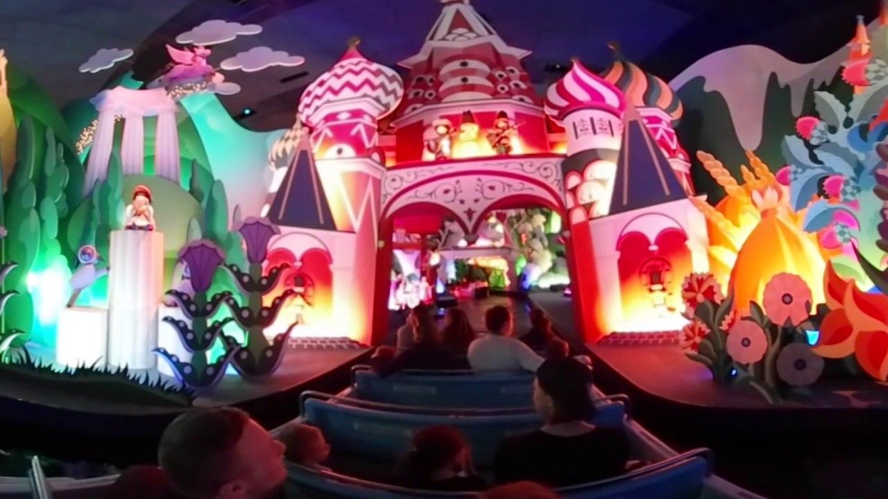 It's a small world 360 video at Disneyland Paris