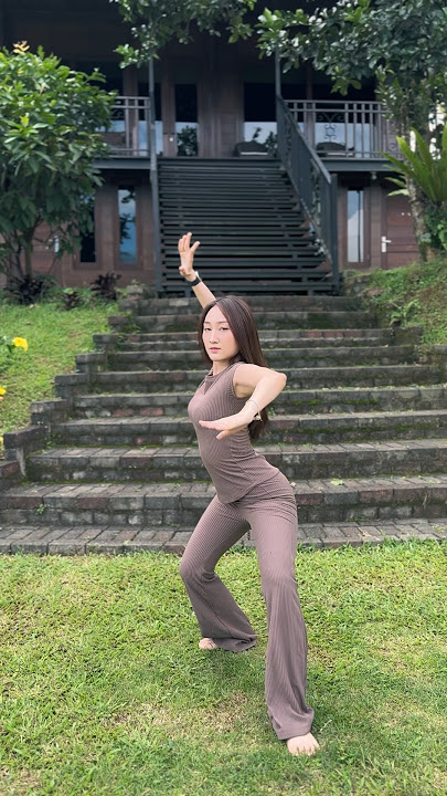 Goyang karawanggg enakeunnn pisannnn