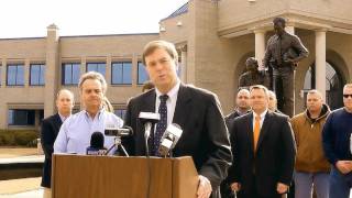 Huntsville Mayor Tommy Battle Endorsed by Fraternal Order of Police for 2012 Election