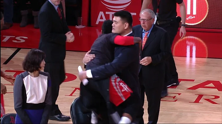 James Harden Jumps into Yao Ming's Arms like a Little Kid | February 3, 2017 | 2016-17 NBA Season - DayDayNews