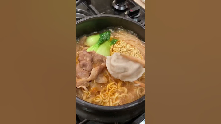 Making Ramen Hot Pot with my Earthen Pot #shorts #ramen #noodles #hotpot