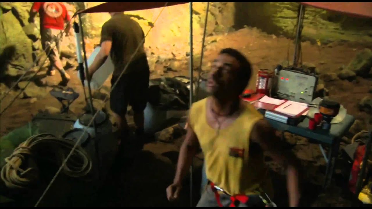 Трейлер к фильму Санктум (Sanctum, 2011) - YouTube