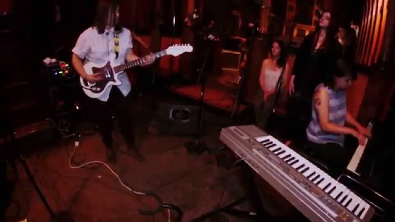 Julia Rainer - Can it be? (live) - YouTube