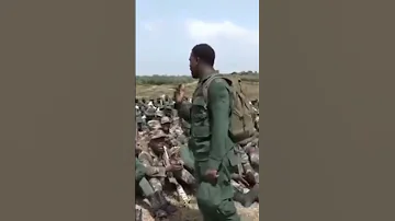 UTAPENDA CHEKI WANAJESHI HAWA WANAVYOIMBA HUU WIMBO NI UZALENDO 