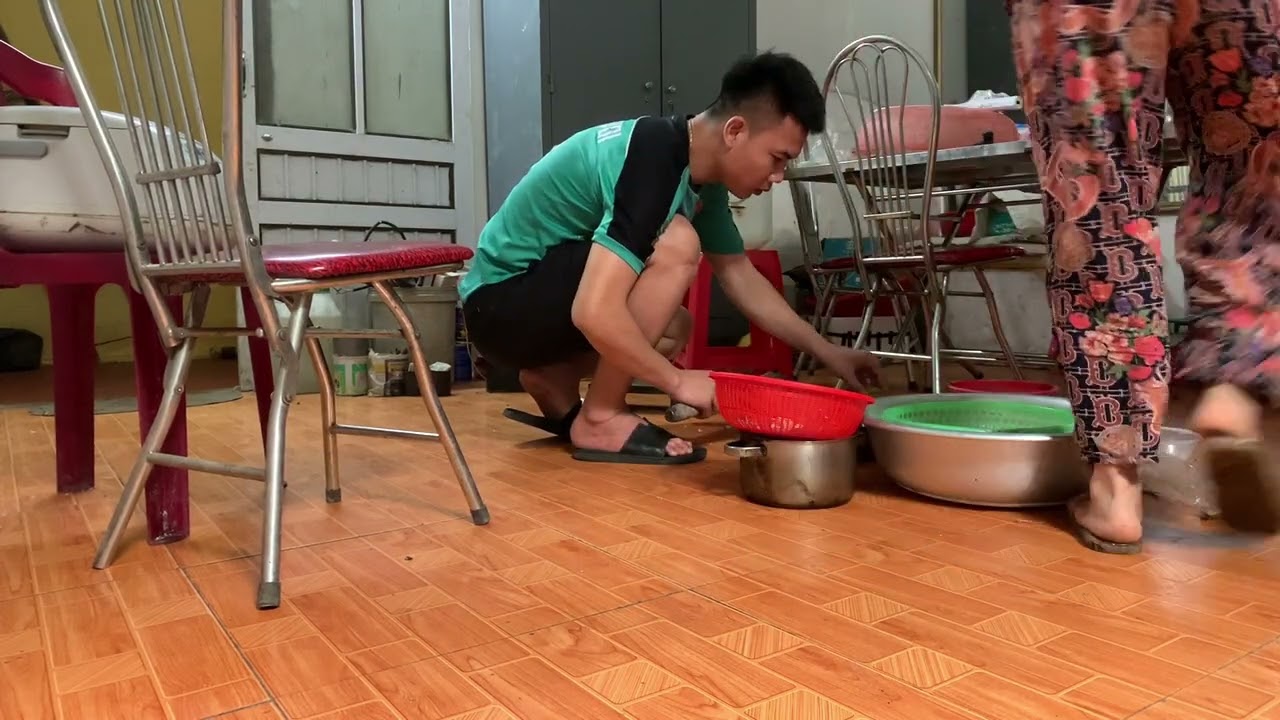 A Day in the Life: Preparing Traditional Offerings