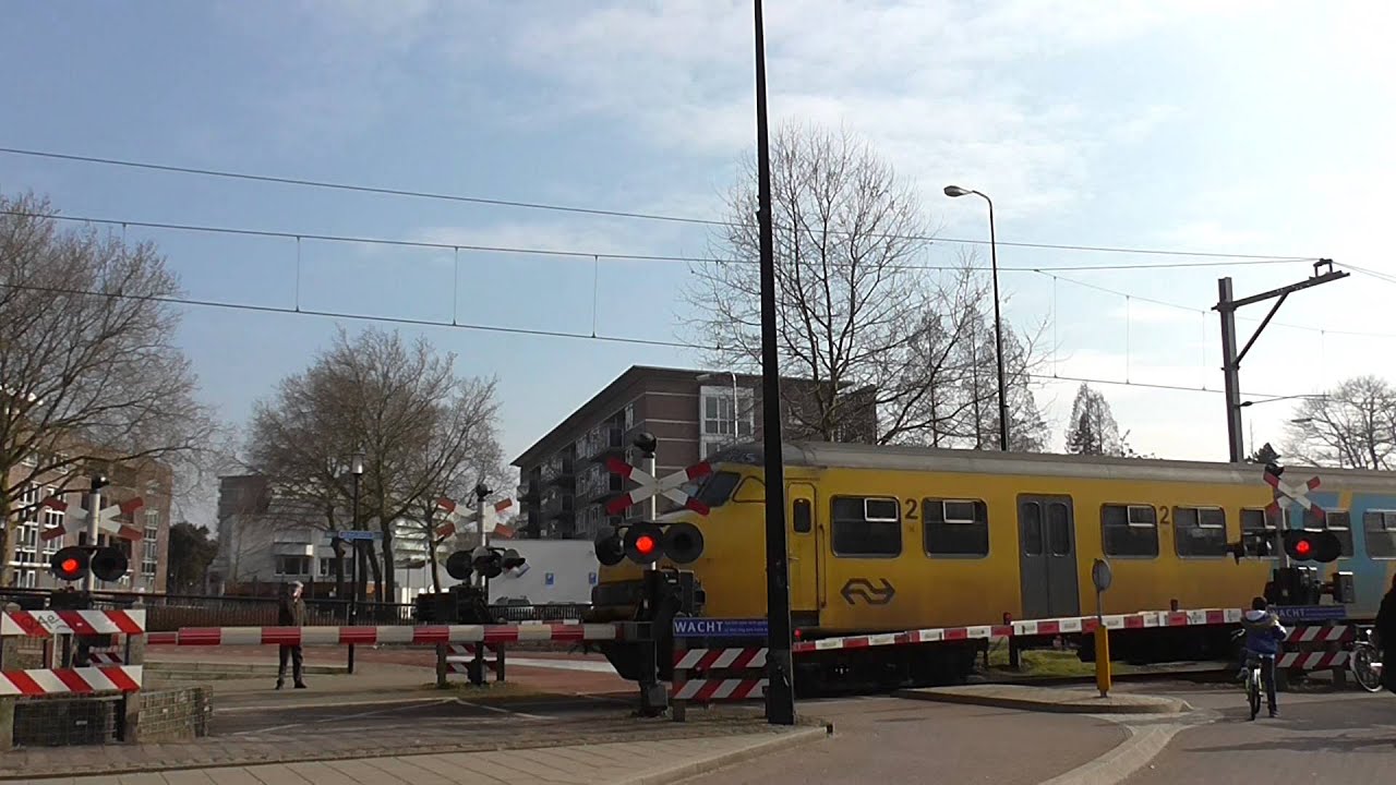 Spoorwegovergang Geleen (Lutterade)/ Passage a Niveau/ Railroad-/ Level Crossing/ Bahnübergang