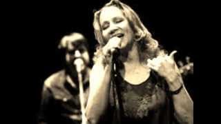 Watch Joan Osborne Roll Like A Big Wheel video