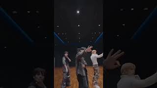 Jungkook 3d dance challenge with TXT Yeonjun and Taehyun #bts #btsarmy #kpop #shorts