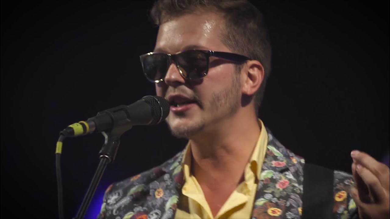 Меджикул митхун. Vtl;brek певец. Митхун чакраборти биография и его семья фото. Magicool monsta extreme. Меджикул митхун.