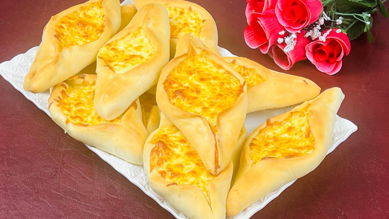 The Cheesiest Manaeesh You’ll Ever See 🤯