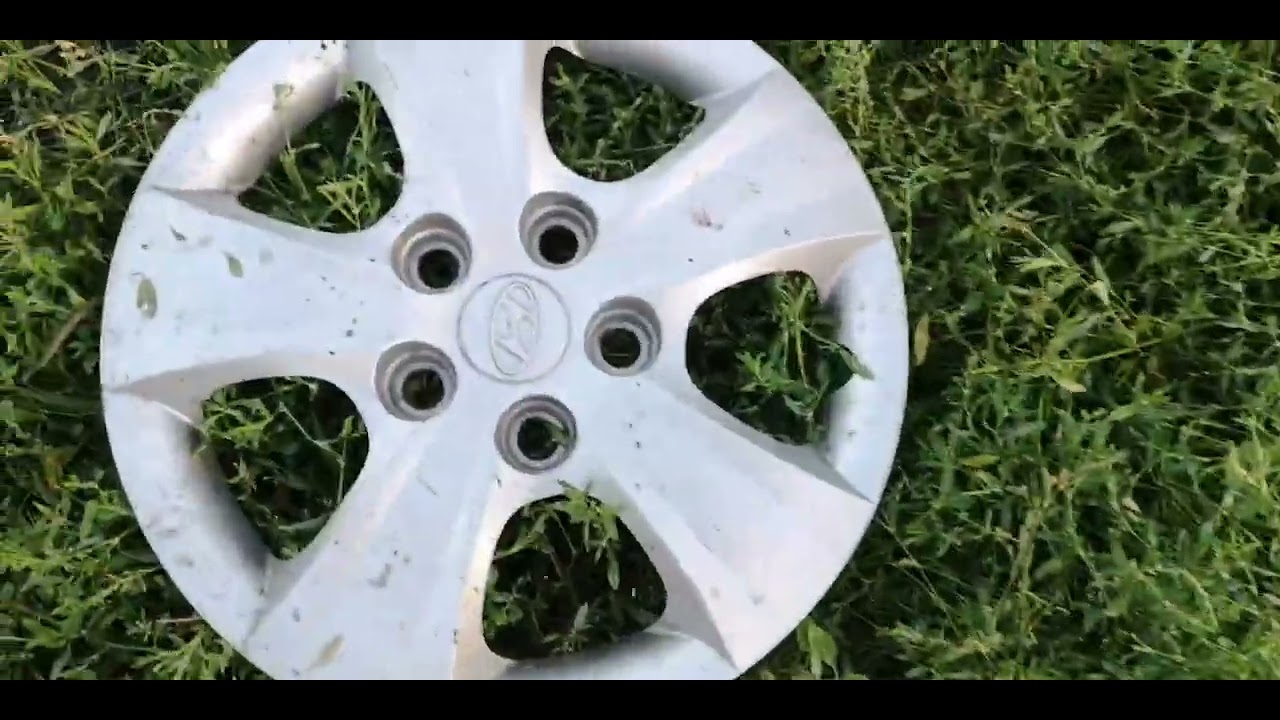 Hyundai I30 hubcap YouTube