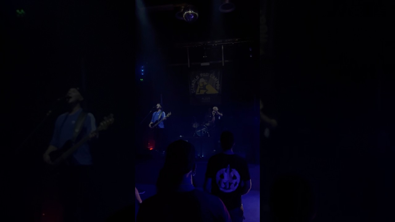 RAVEBOMBS live Plzeň, Divadlo pod Lampou 