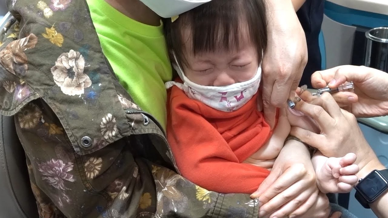 독감 주사 맞고 열나요! 🥵 그리고 작년보다 더 아파요 😭 무슨 일이죠? 20개월 예나 뉴욕이네