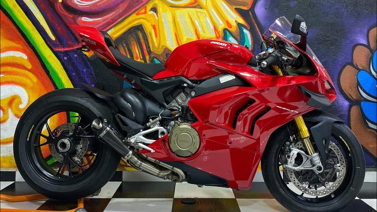 REAÇÃO DA FER AO VER O BARULHO DA DUCATI V4S E MONTEI ELA