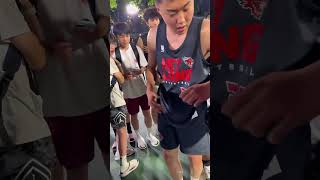 Anh ấy không ngờ lại nhận được sự giúp đỡ từ đối thủ 😳