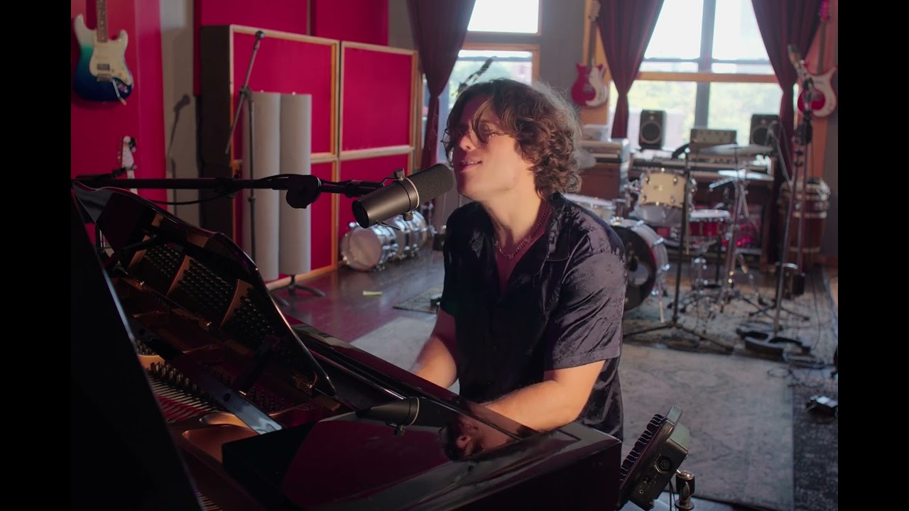 Cole Lumpkin’s “Euphoria” Acoustic Teaser – Feel the Soul! 🎹🌟 