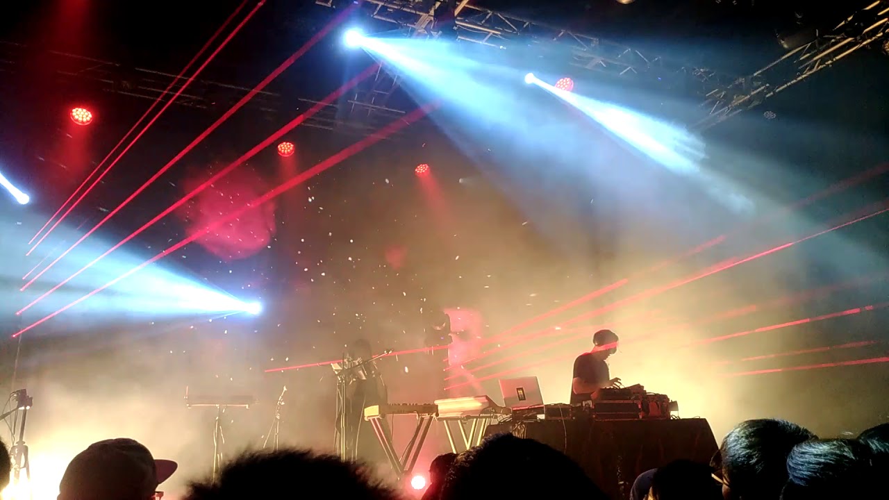 「美人涙」原子邦妮專場演唱會+專輯首賣@台北三創Clapper Studio - YouTube