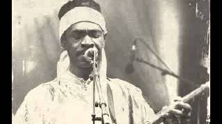 Video thumbnail of "Gnawa maroc Maalem Abdallah Guinea"