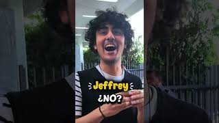 Mostrando mis perfumes ultra nicho en la UNAM facultad de Economía