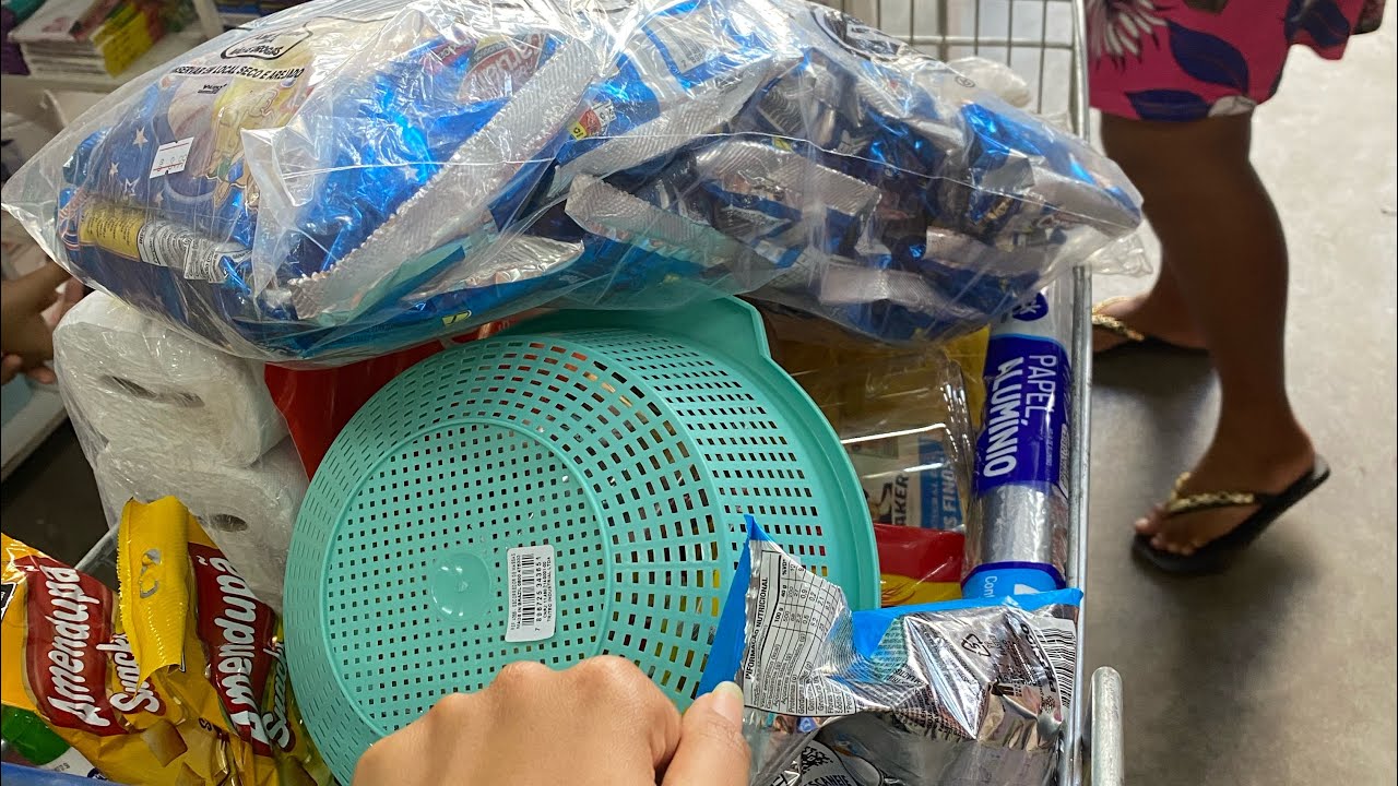 Fazendo a feira do mês com a mainha eu adoro fazer a feira vejam🛒❤️