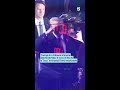 TRUMP alle finali NBA, il coro di fischi e "buu" sovrasta l'inno nazionale: il video