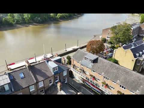 Video thumbnail for the Weltje Road, London SolarTyle project film