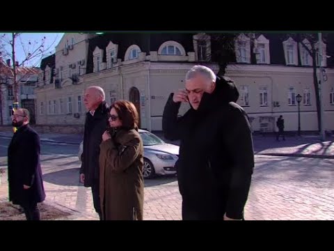 უკრაინაში ომის წლისთავზე „ქართული ოცნება“ არა მაგრამ ოპოზიციური პარტიები ჩავიდნენ