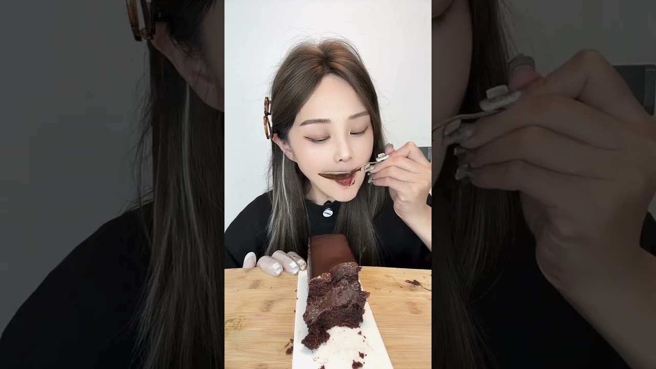 Asmr🍰Eating chocolate cake🍰Premium Quality Cake Treat