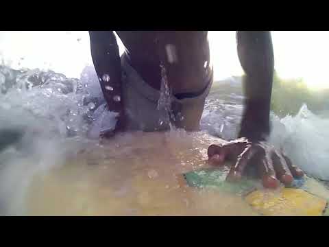 Meninting surfing