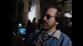Steven Spielberg & Michael Crichton on the set of JURASSIC PARK