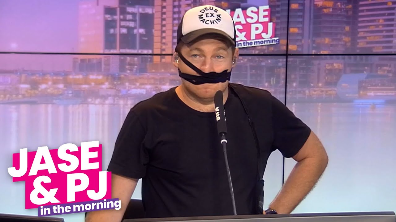 Jase PROTESTS during the show! - YouTube