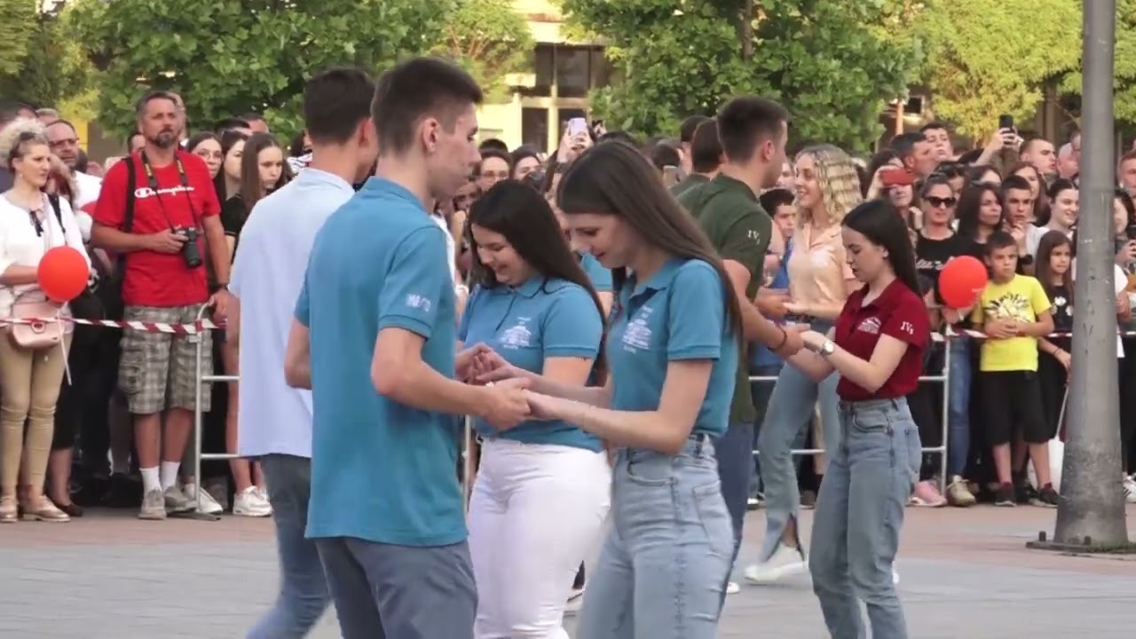 02.06.2022. Na gradskom trgu u Čačku zaplesalo više od 500 maturanata