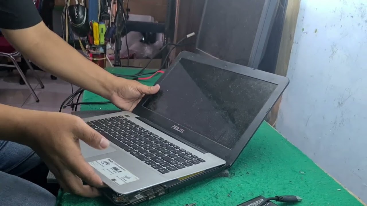 CARA MUDAH BONGKAR KEYBOARD ASUS X455L
