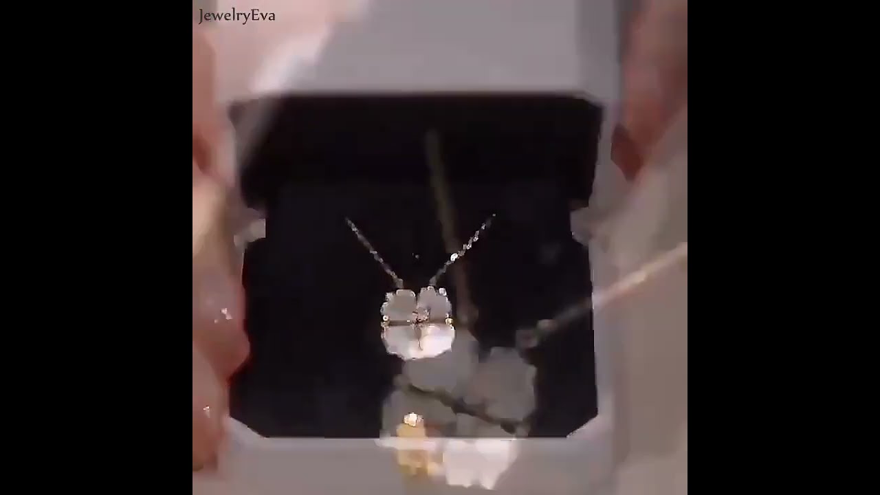 JewelryEva Folding Pendant Four Leaf Clover Magnetic Necklace Sterling Silver