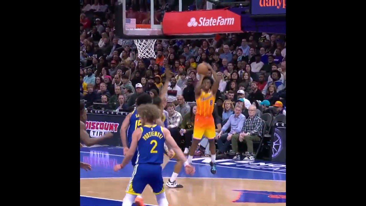 Kon Knueppel NO-LOOK DIME 😲 | Close Game in Charlotte 2Q Highlight 