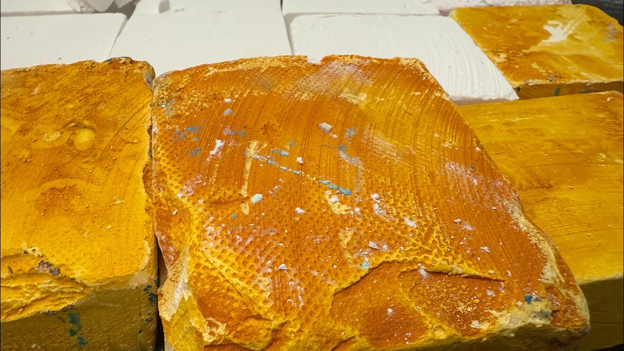 Fast 💨 Sped crushing - Fluffy Soft Golden Yellow Gym Chalk + Powder ...