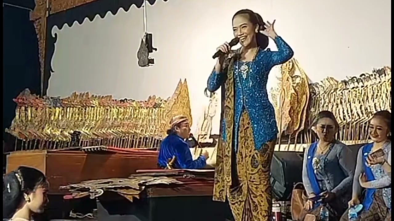 Elisa orcaros alaso limbukan wayang kulit Ki Anom Dwijo kangko live pojok watu  Sambong blora