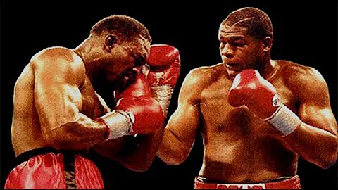 Riddick Bowe vs Evander Holyfield I - Highlights (FIGHT of the Year 1992)