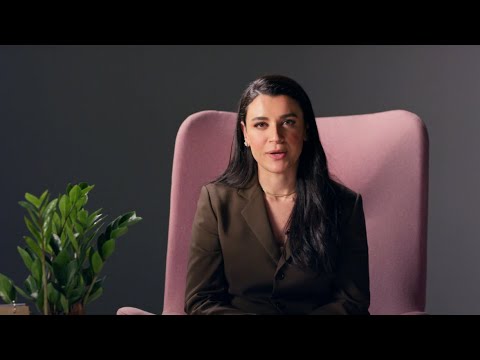 عشر سنوات من التمكين: قصص ملهمة من برنامج تمكين المرأة في بنك الخليج